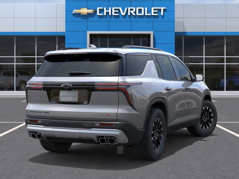 Chevrolet Traverse Vehicle Full-screen Gallery Image 4