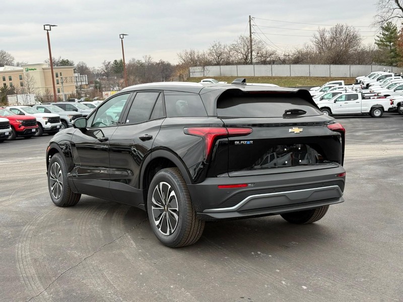 Chevrolet Blazer EV Vehicle Full-screen Gallery Image 3