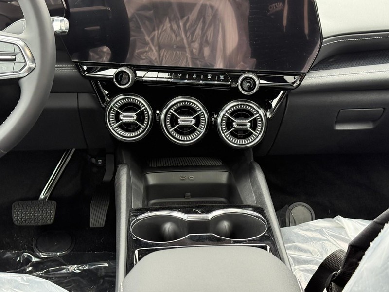 Chevrolet Blazer EV Vehicle Full-screen Gallery Image 9