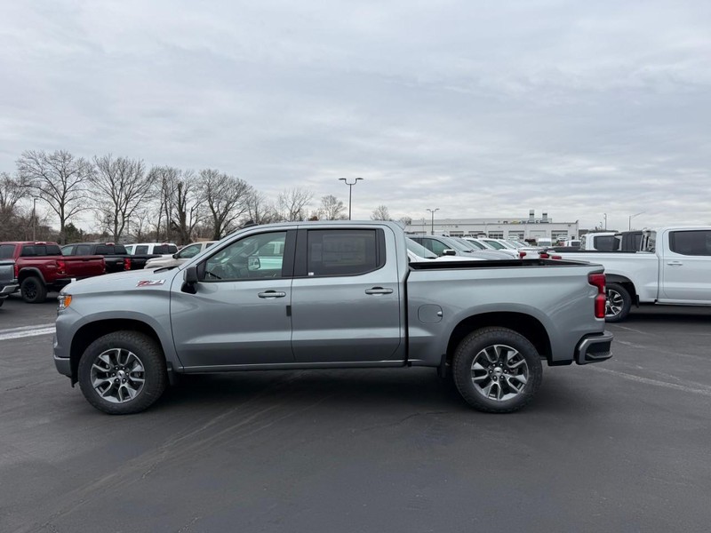 Chevrolet Silverado 1500 Vehicle Full-screen Gallery Image 2