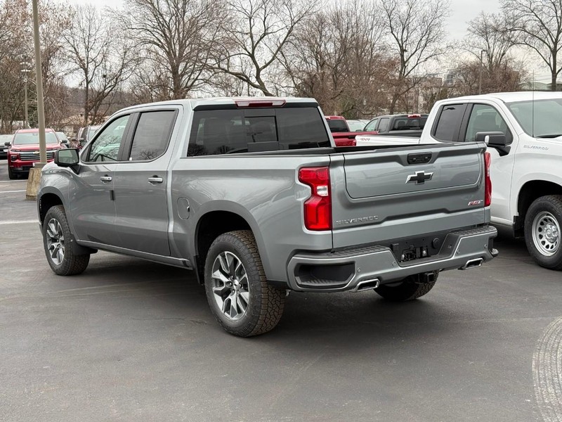 Chevrolet Silverado 1500 Vehicle Full-screen Gallery Image 3