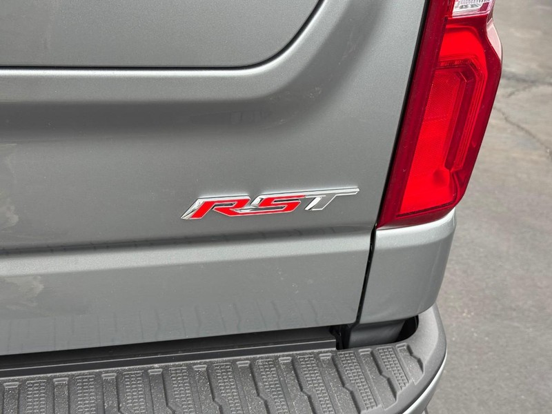 Chevrolet Silverado 1500 Vehicle Full-screen Gallery Image 5