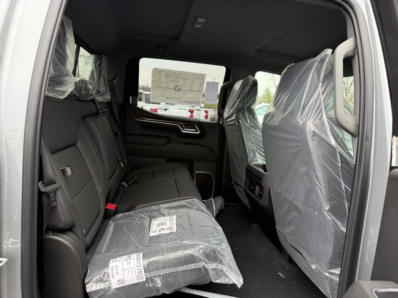 Chevrolet Silverado 1500 Vehicle Full-screen Gallery Image 6