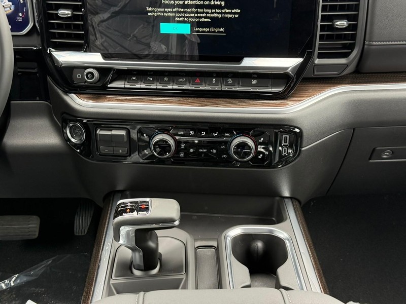 Chevrolet Silverado 1500 Vehicle Full-screen Gallery Image 10