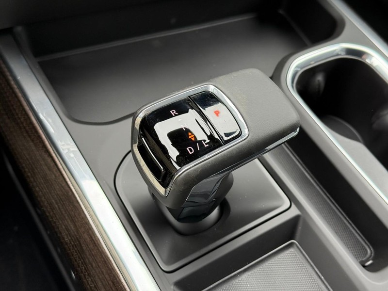 Chevrolet Silverado 1500 Vehicle Full-screen Gallery Image 14