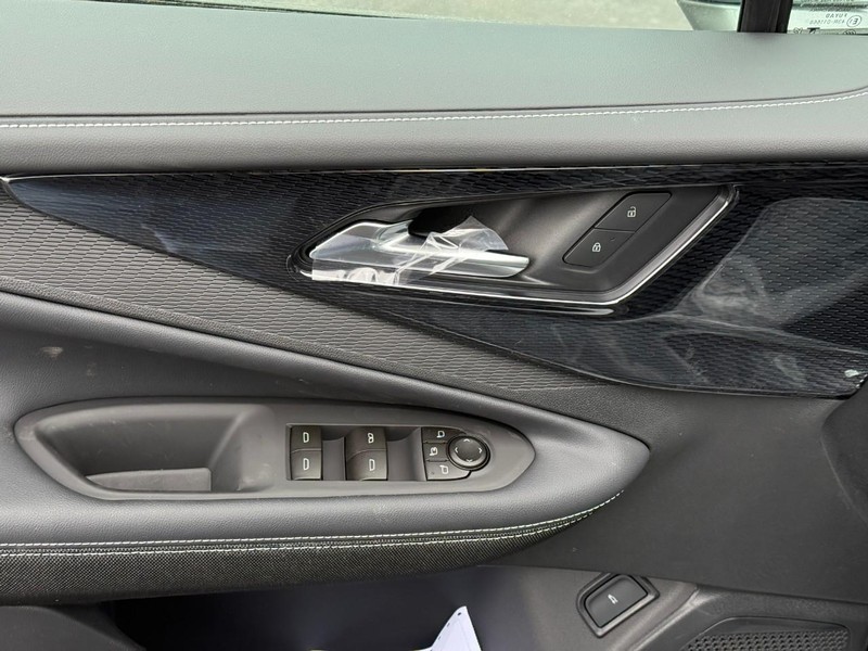 Chevrolet Blazer EV Vehicle Full-screen Gallery Image 10