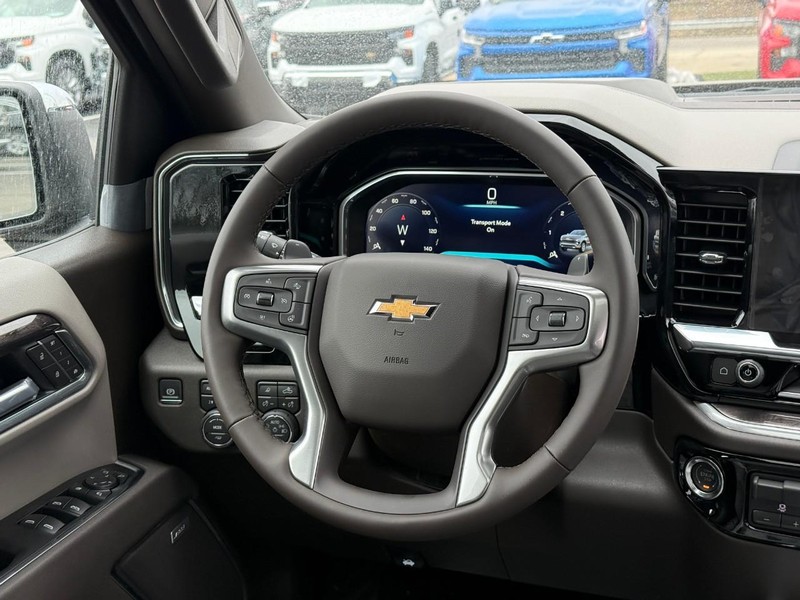 Chevrolet Silverado 1500 Vehicle Full-screen Gallery Image 7