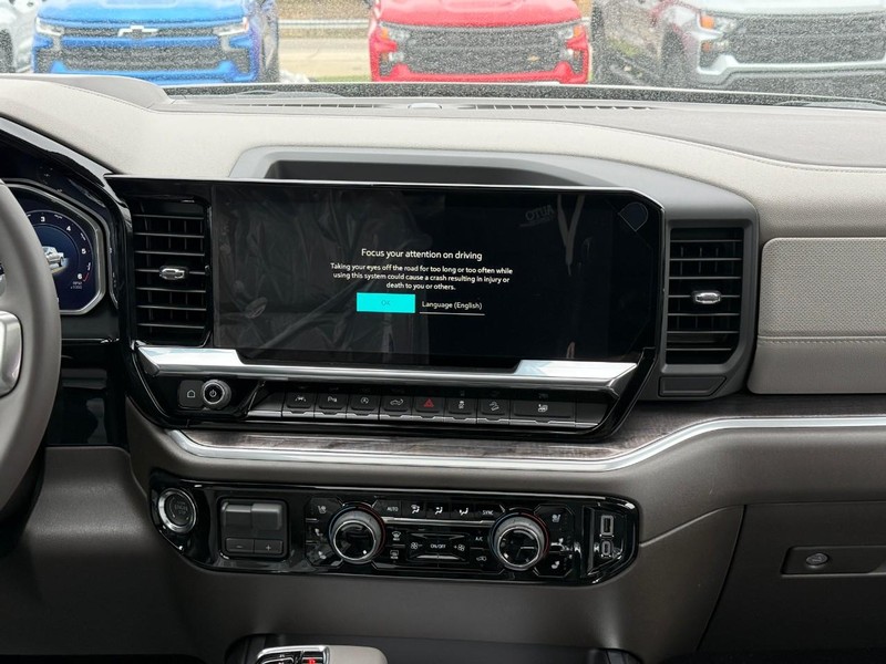 Chevrolet Silverado 1500 Vehicle Full-screen Gallery Image 8