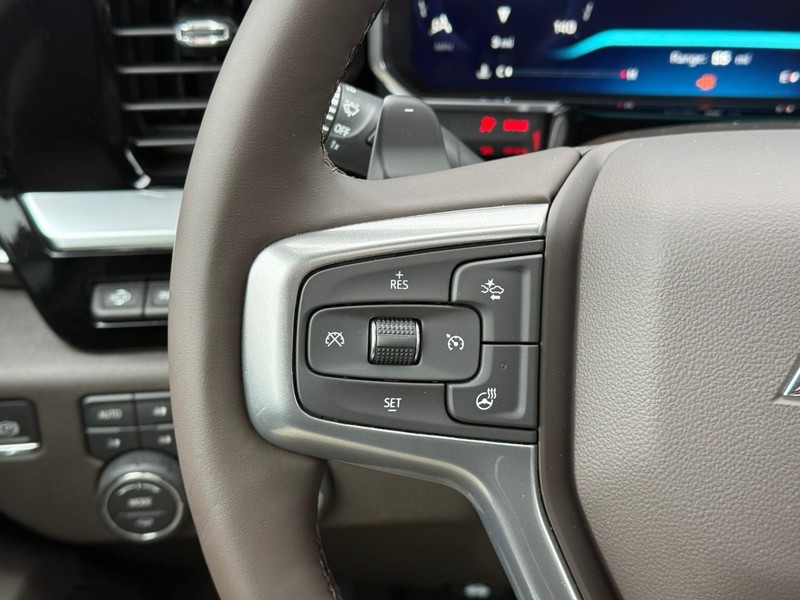 Chevrolet Silverado 1500 Vehicle Full-screen Gallery Image 15