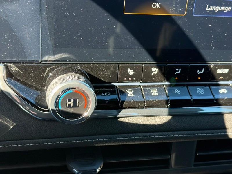 Chevrolet Colorado Vehicle Full-screen Gallery Image 12