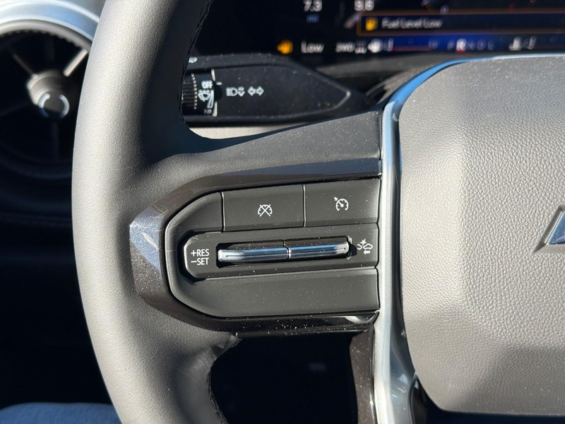 Chevrolet Colorado Vehicle Full-screen Gallery Image 15