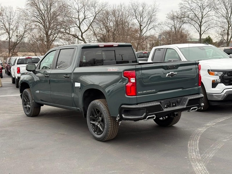 Chevrolet Silverado 1500 Vehicle Full-screen Gallery Image 3