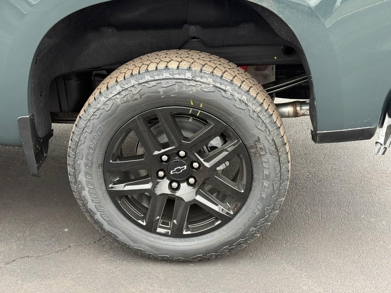 Chevrolet Silverado 1500 Vehicle Full-screen Gallery Image 4