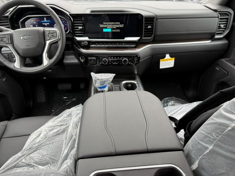 Chevrolet Silverado 1500 Vehicle Full-screen Gallery Image 6