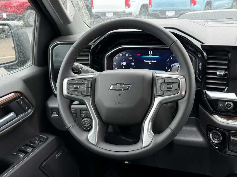 Chevrolet Silverado 1500 Vehicle Full-screen Gallery Image 7