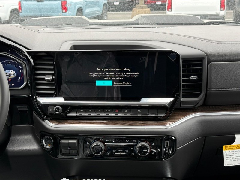 Chevrolet Silverado 1500 Vehicle Full-screen Gallery Image 8