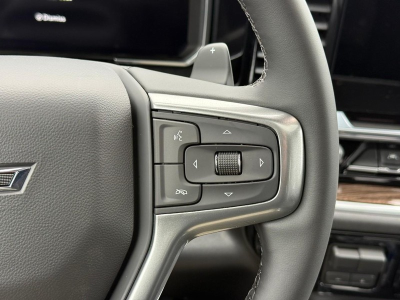 Chevrolet Silverado 1500 Vehicle Full-screen Gallery Image 11