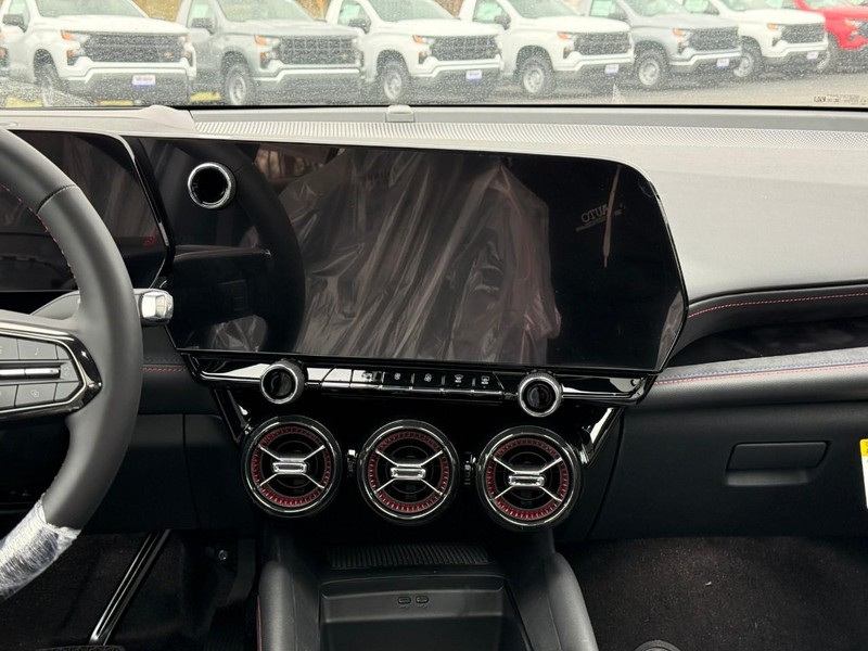 Chevrolet Blazer EV Vehicle Full-screen Gallery Image 9