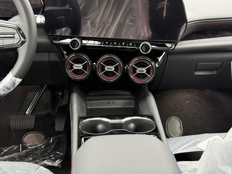 Chevrolet Blazer EV Vehicle Full-screen Gallery Image 10