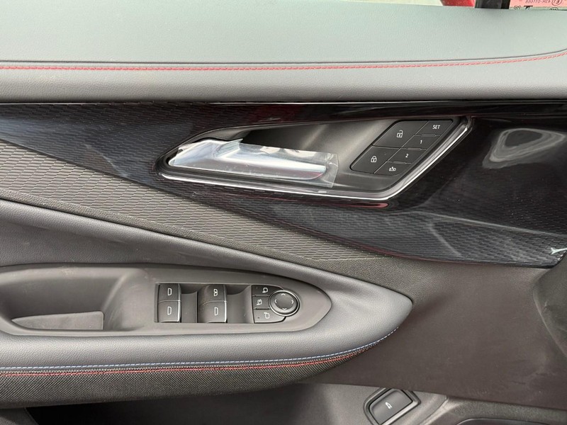 Chevrolet Blazer EV Vehicle Full-screen Gallery Image 11