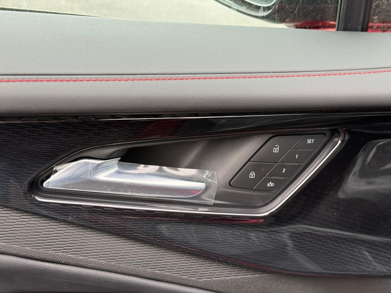 Chevrolet Blazer EV Vehicle Full-screen Gallery Image 12