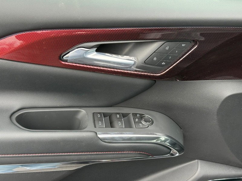 Chevrolet Traverse Vehicle Full-screen Gallery Image 12