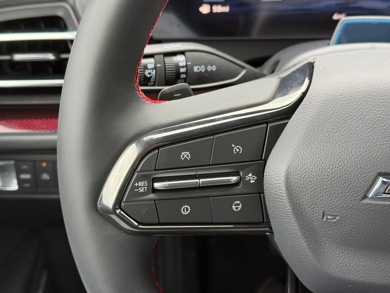 Chevrolet Traverse Vehicle Full-screen Gallery Image 16