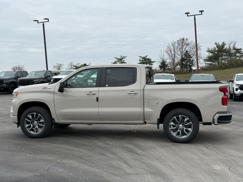 Chevrolet Silverado 1500 Vehicle Full-screen Gallery Image 2