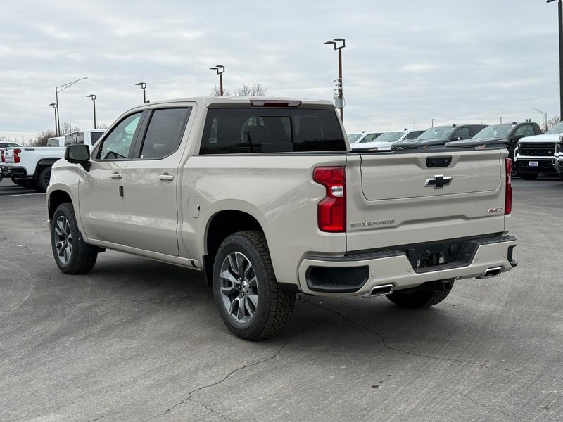 Chevrolet Silverado 1500 Vehicle Full-screen Gallery Image 3