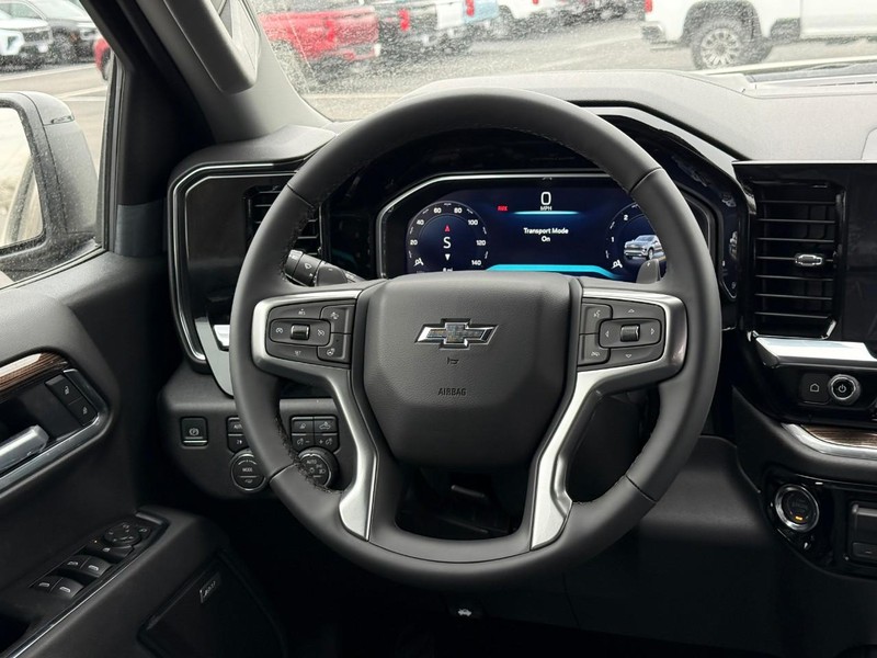 Chevrolet Silverado 1500 Vehicle Full-screen Gallery Image 8