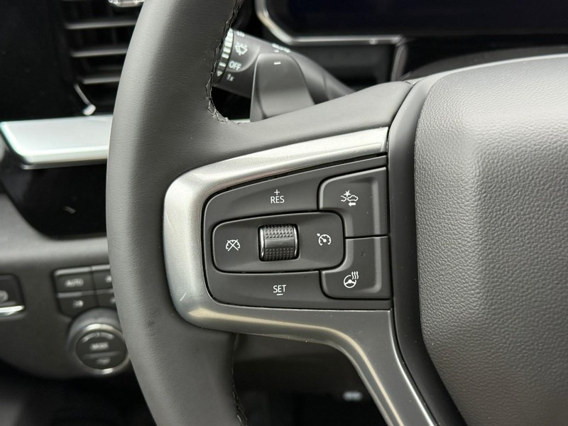 Chevrolet Silverado 1500 Vehicle Full-screen Gallery Image 14