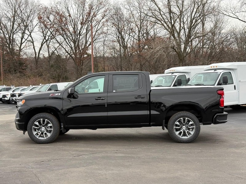 Chevrolet Silverado 1500 Vehicle Full-screen Gallery Image 2