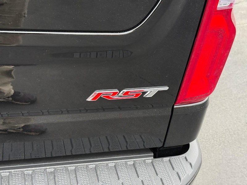 Chevrolet Silverado 1500 Vehicle Full-screen Gallery Image 5