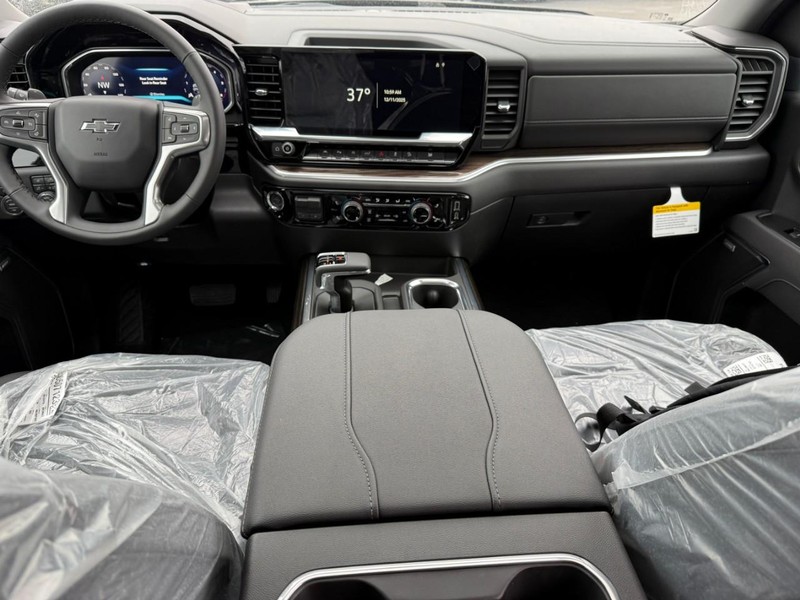 Chevrolet Silverado 1500 Vehicle Full-screen Gallery Image 7