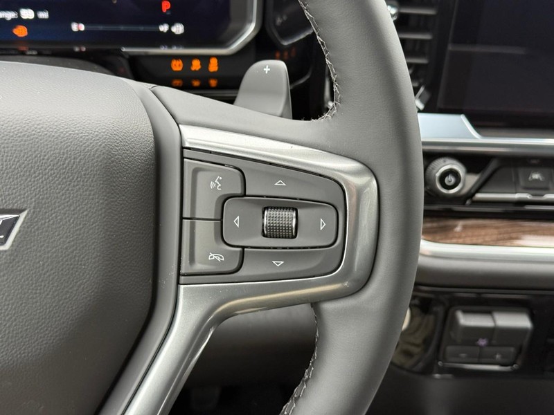 Chevrolet Silverado 1500 Vehicle Full-screen Gallery Image 13