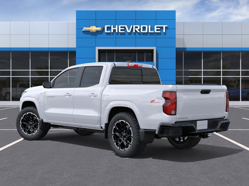Chevrolet Colorado Vehicle Full-screen Gallery Image 3