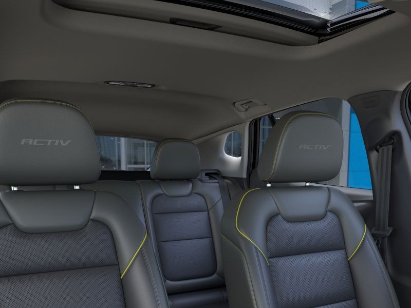 Chevrolet Trax Vehicle Full-screen Gallery Image 24