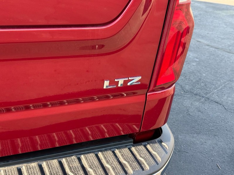 Chevrolet Silverado 1500 Vehicle Full-screen Gallery Image 5