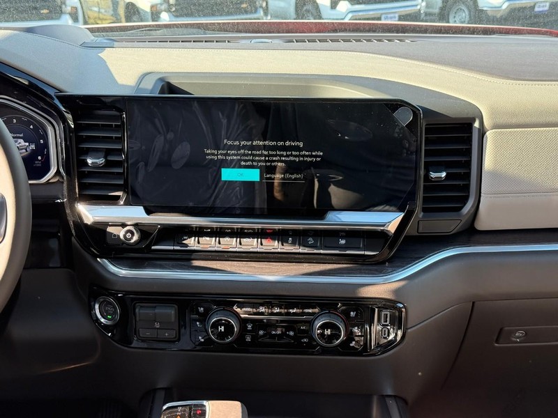 Chevrolet Silverado 1500 Vehicle Full-screen Gallery Image 9