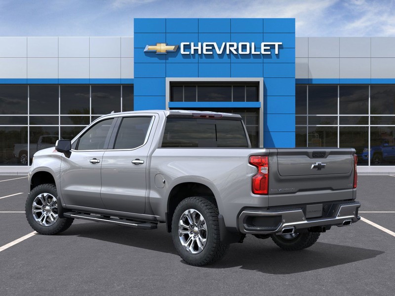 Chevrolet Silverado 1500 Vehicle Full-screen Gallery Image 3