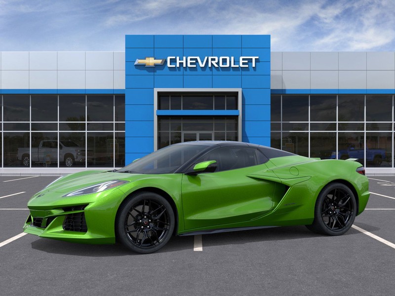 Chevrolet Corvette Vehicle Full-screen Gallery Image 2