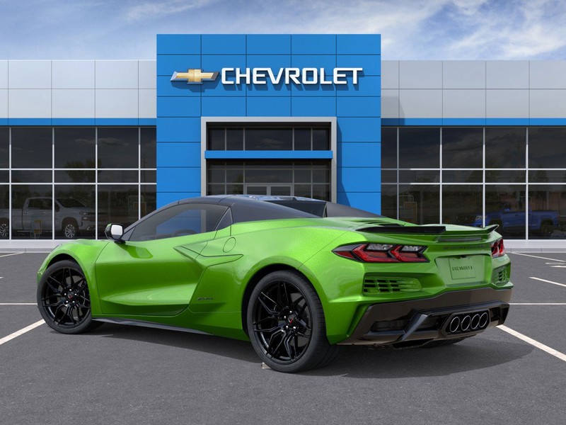 Chevrolet Corvette Vehicle Full-screen Gallery Image 3