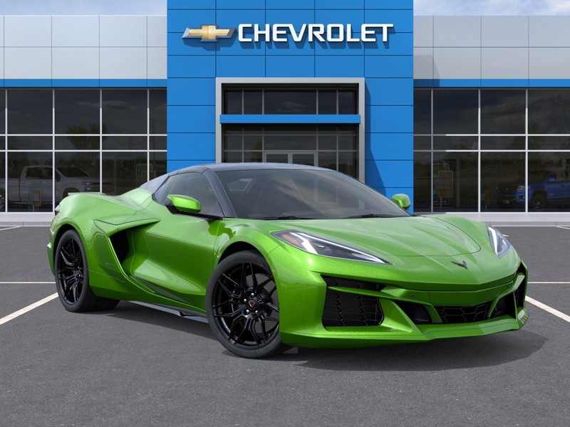 Chevrolet Corvette Vehicle Full-screen Gallery Image 7