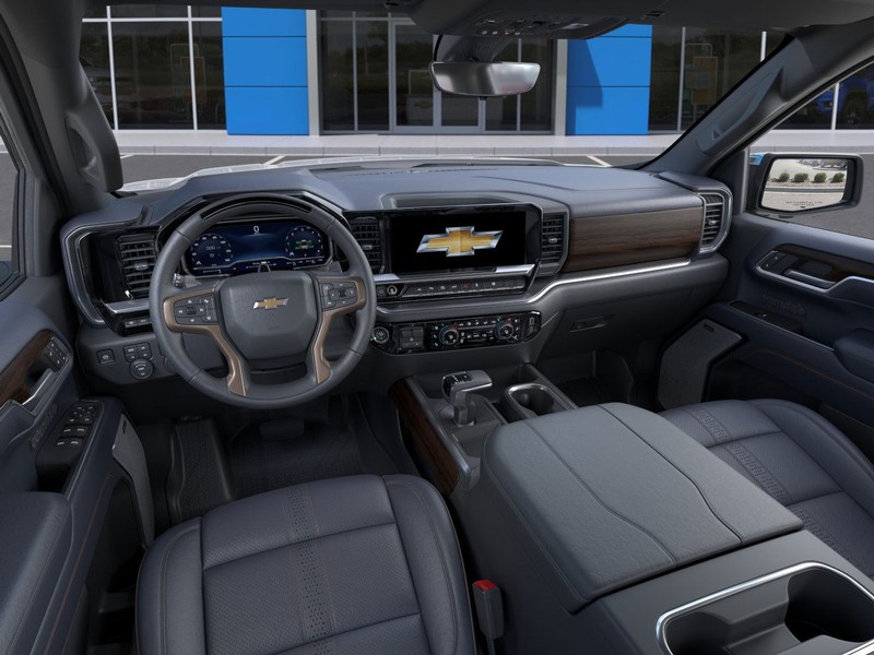 Chevrolet Silverado 1500 Vehicle Full-screen Gallery Image 15