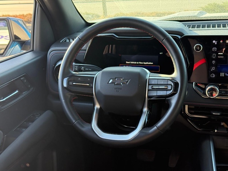 Chevrolet Colorado Vehicle Full-screen Gallery Image 13