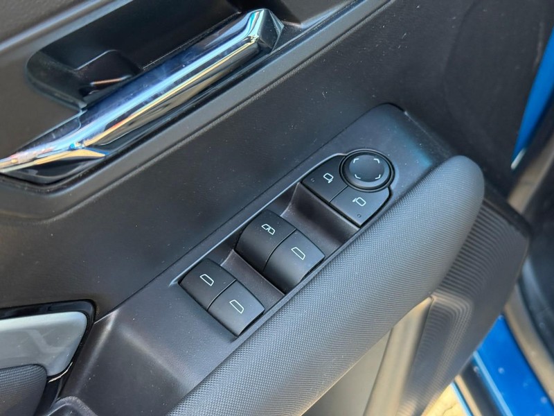 Chevrolet Colorado Vehicle Full-screen Gallery Image 17