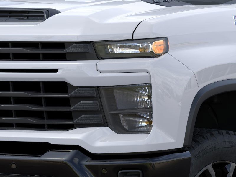 Chevrolet Silverado 2500HD Vehicle Full-screen Gallery Image 10