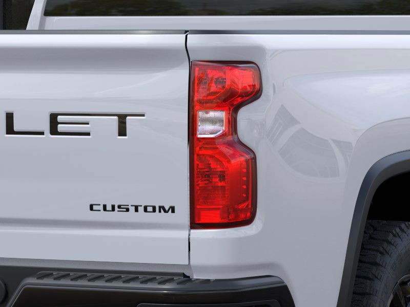 Chevrolet Silverado 2500HD Vehicle Full-screen Gallery Image 11