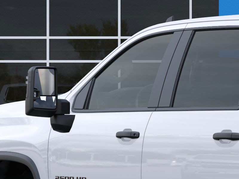 Chevrolet Silverado 2500HD Vehicle Full-screen Gallery Image 12