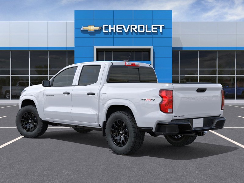 Chevrolet Colorado Vehicle Full-screen Gallery Image 3